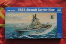images/productimages/small/USSR KIEV Russian Navy Aircraft carrier  Trumpeter 05704 doos.jpg
